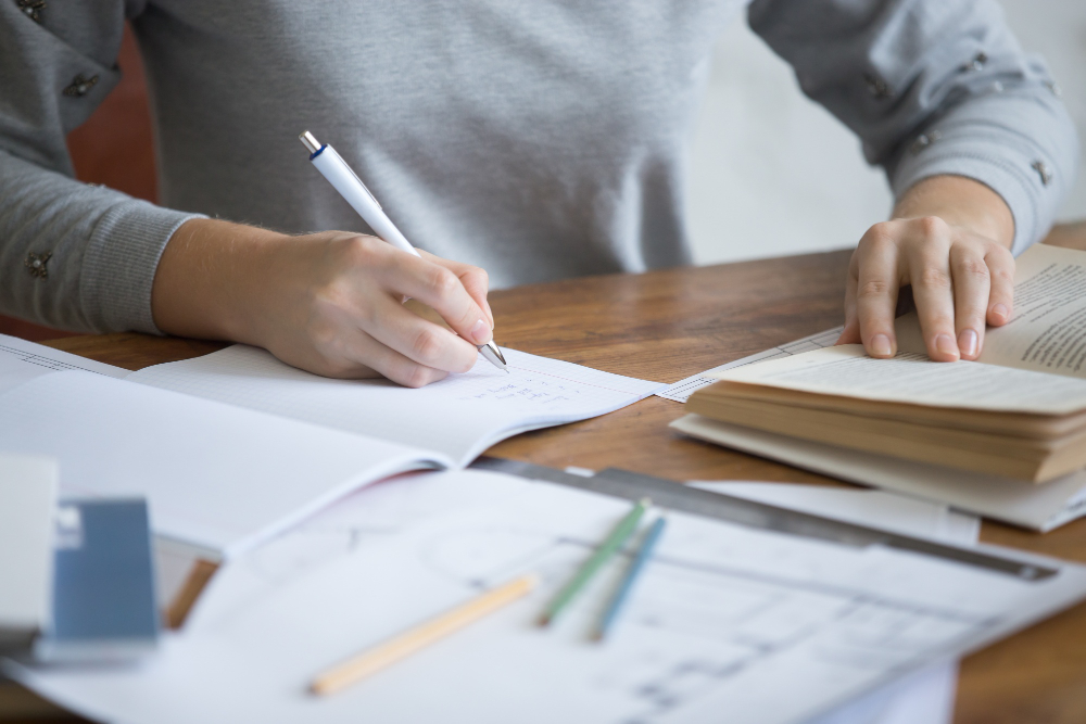 FCOV28 – Competencias clave Nivel 3 para Certificados de Profesionalidad.CON Idiomas​